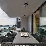 Apartment Laurus Five Stars